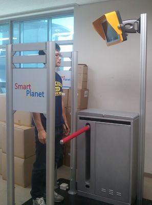Puerta automática de la barrera del torniquete del brazo del descenso de la seguridad para el control de acceso de la entrada