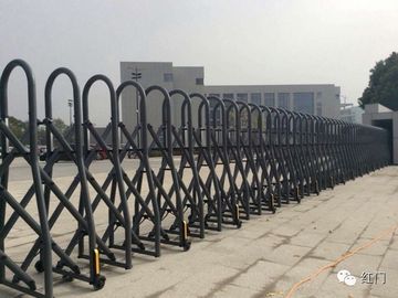 Aleación de aluminio automática retractable industrial de la puerta de seguridad con la alarma anti de la subida