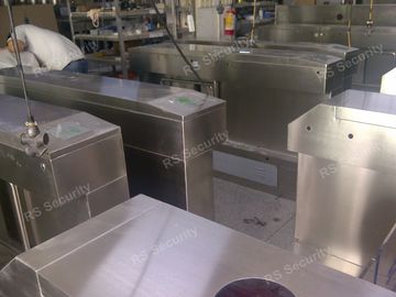 Resistencia de agua de la puerta de la barrera del oscilación del acero inoxidable 304 para la seguridad