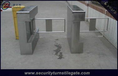 Puerta de la barrera del oscilación/torniquete impermeables inoxidables del control de acceso con el lector del mifare