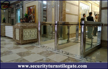 Puerta de cristal de la barrera del oscilación del torniquete del carril de la desventaja para el edificio de oficinas