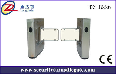 Puerta elegante bidireccional del torniquete de la puerta de la barrera del oscilación del OEM a prueba de polvo