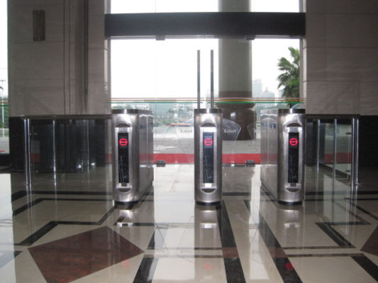 Oferta-dirección automática de la barrera de la aleta con el carril de la aleación de aluminio