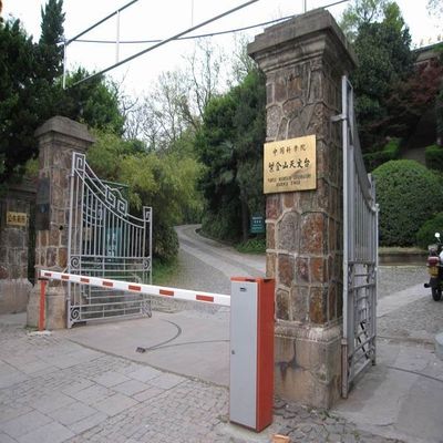 Seguridad automatizada puerta de la barrera del aparcamiento del auge de 6 metros para el acceso del vehículo