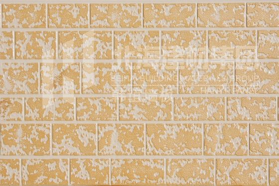 el panel decorativo de la fachada para el edificio del chalet de la estructura de acero y de la estructura concreta